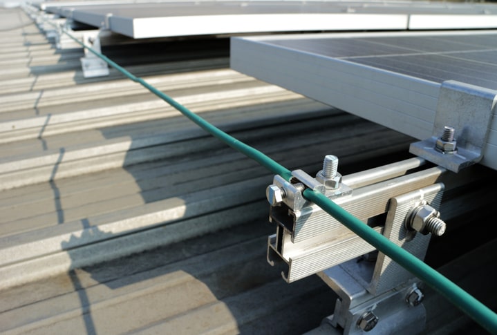 Do Your Solar Panels Need Earthing? | Solartechadvisor