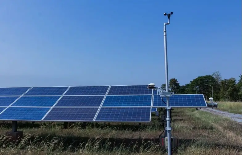 pyranometer for measuring irradiance in solar farm